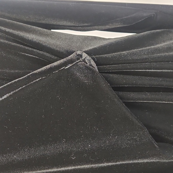 The Limited Black Velvet Plunging V-Neck, XL - Picture 4 of 12